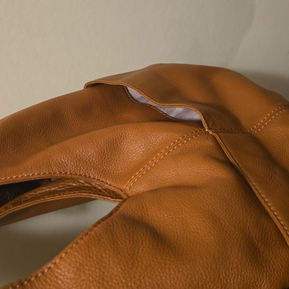 Micheal Kors Handbag - Picture 4 of 6